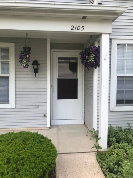 Building Photo - 2105 Wexford Rd