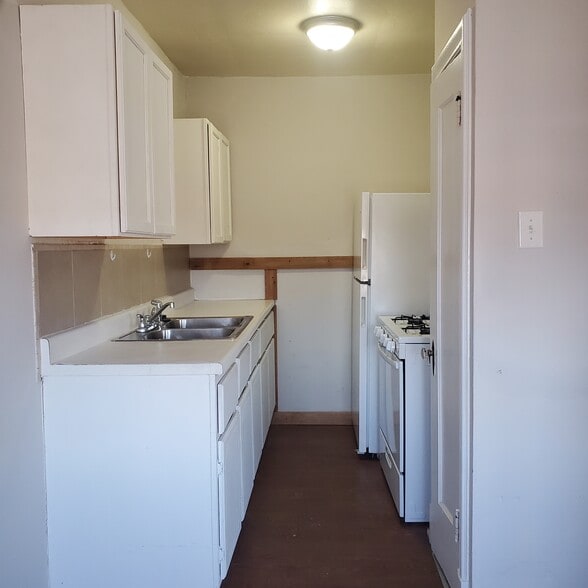 Kitchen - 3604 Delor St