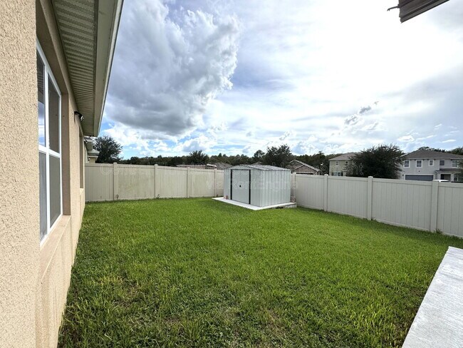 Building Photo - 239 Willow Bend Dr