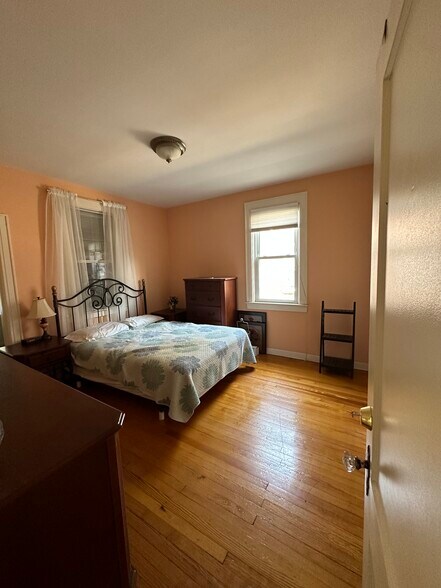 Building Photo - 225 Hudson Pl