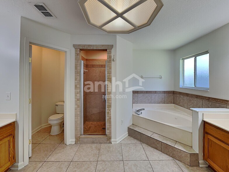 Building Photo - 2700 Darwin Ct