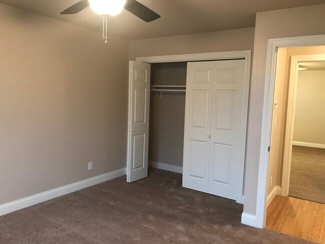 2nd bedroom closet. - 113 Scenic Dr
