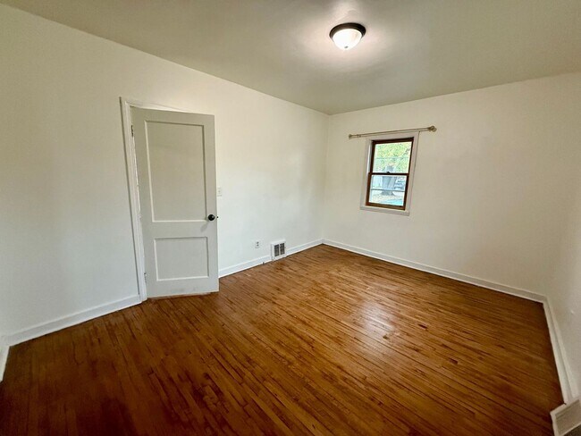 Building Photo - 3 Bed 1 Bath Single Family Home in Wausau