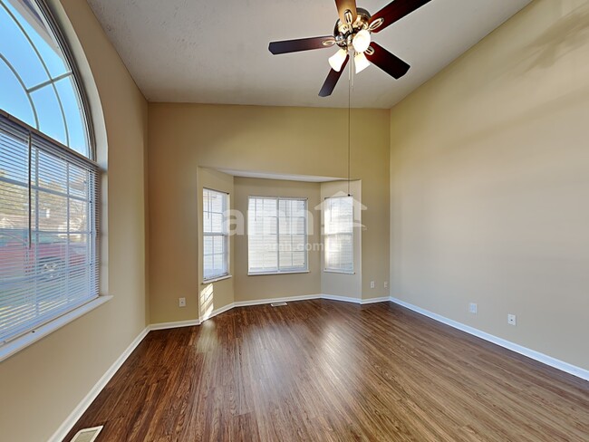 Building Photo - 1691 Roosevelt Dr