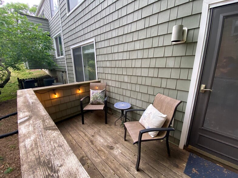 Building Photo - 1286 Clifden Grn