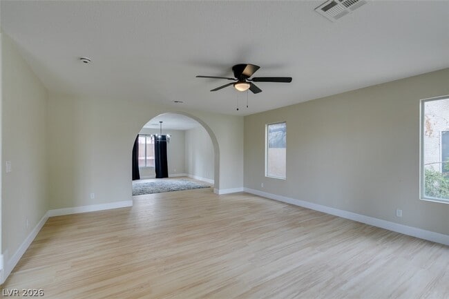 Building Photo - 821 Long Branch Dr