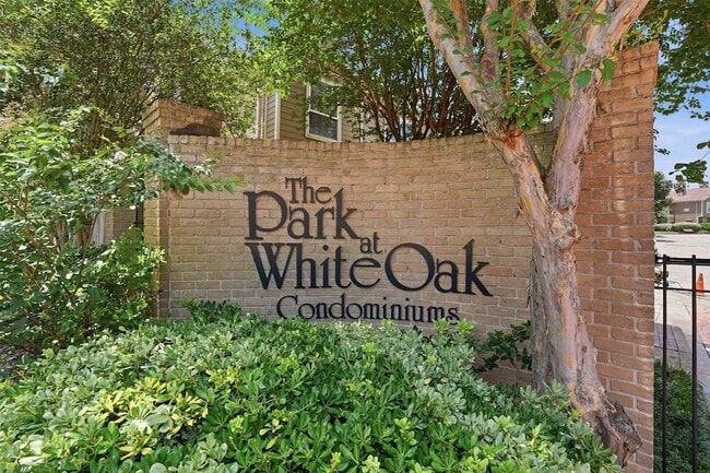 Building Photo - 1860 White Oak Dr
