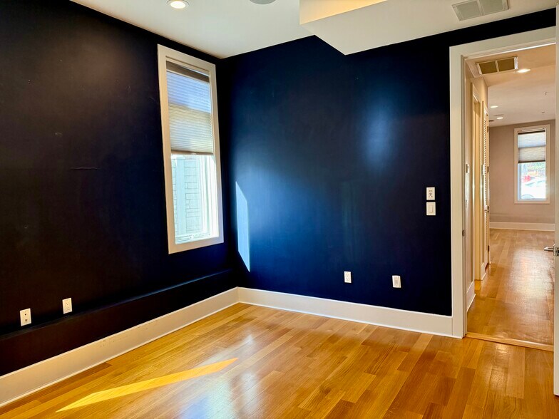 Building Photo - 5 Mohawk St