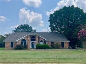 Building Photo - Country Living!! 3 ACRES