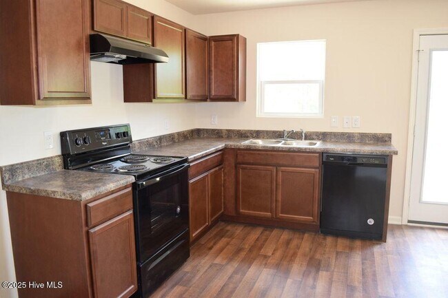 Building Photo - 201 Bungalow Rd