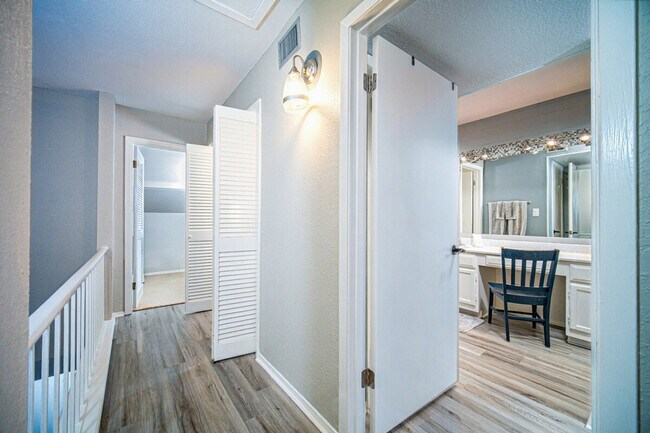 Building Photo - 1902 Bayhouse Dr