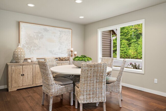 Building Photo - Furnished Redmond Home | Short-Term 3–6 Month Lease | Avail Now!