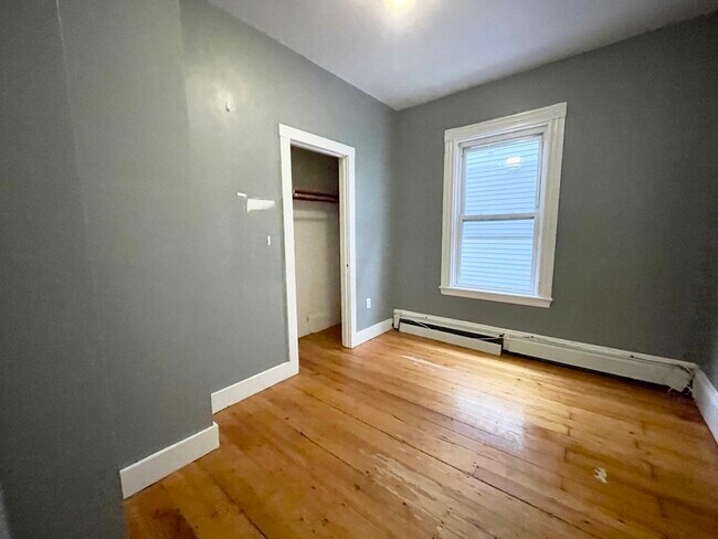 Building Photo - 72 Calumet St