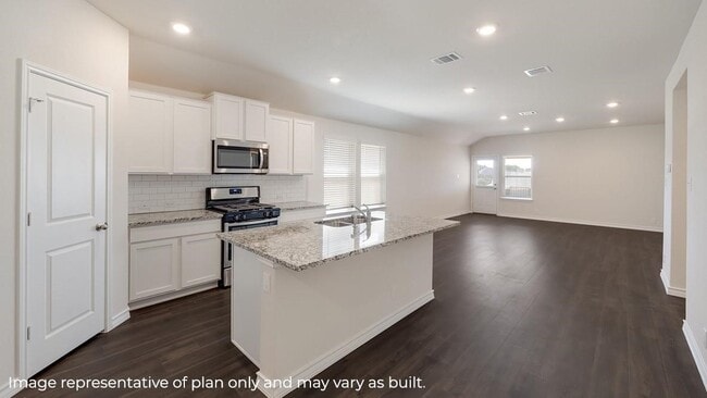 Building Photo - 3831 Turnpike Dr