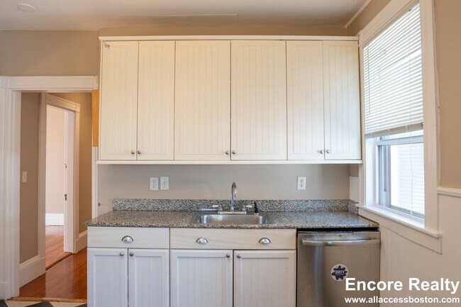 Building Photo - 1 Parker Hill Terrace