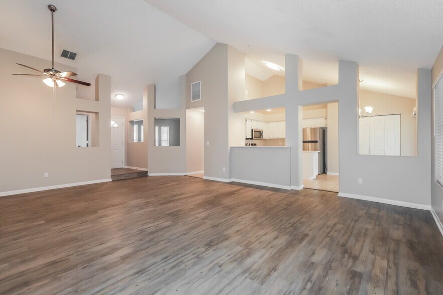 Building Photo - 10201 Evening Trail Dr