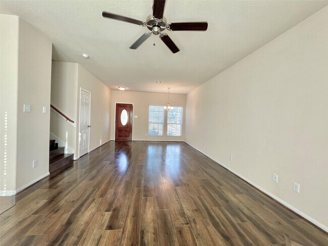 Building Photo - 14903 Vinegrove Falls Ct