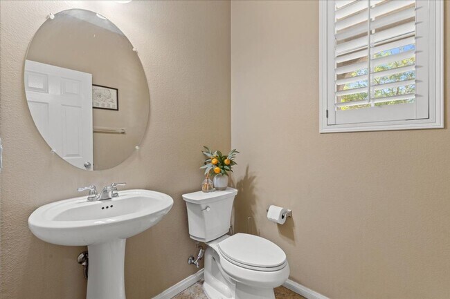 Building Photo - 3 bedroom Home in Summerlin with a Large B...