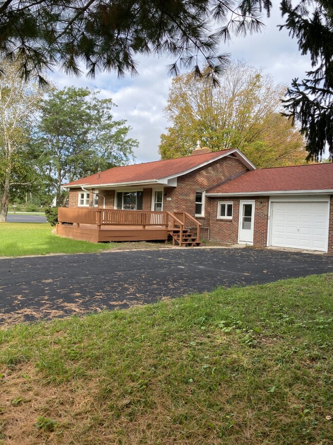 Building Photo - 244 N Ridge Rd