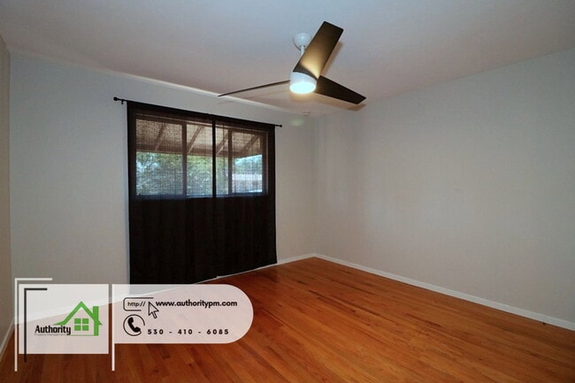 Building Photo - 1848 Shady Ln