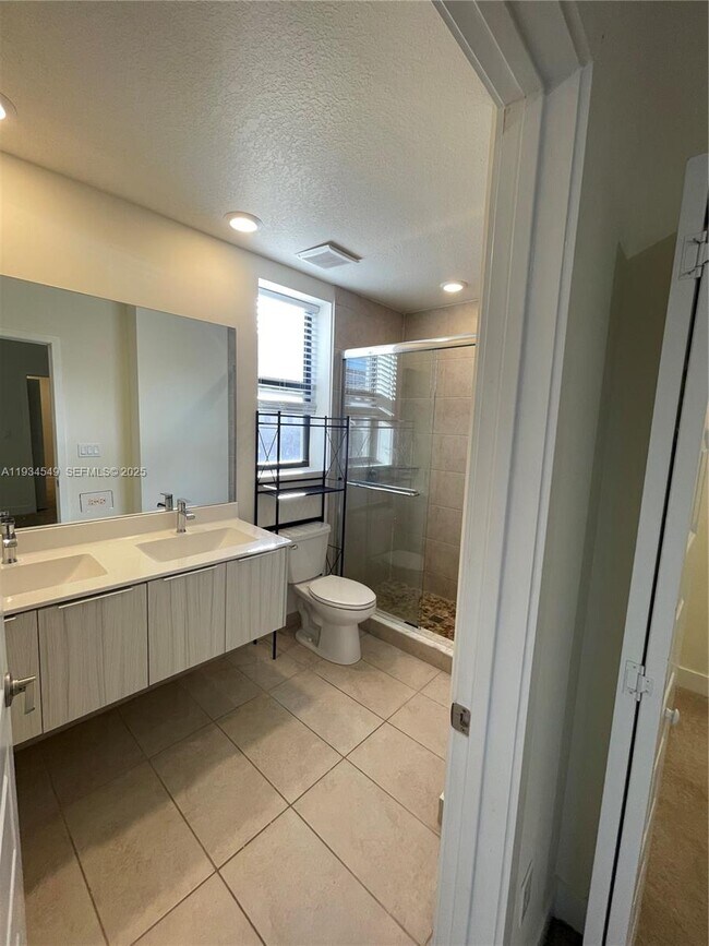 Building Photo - 10443 NW 82nd St