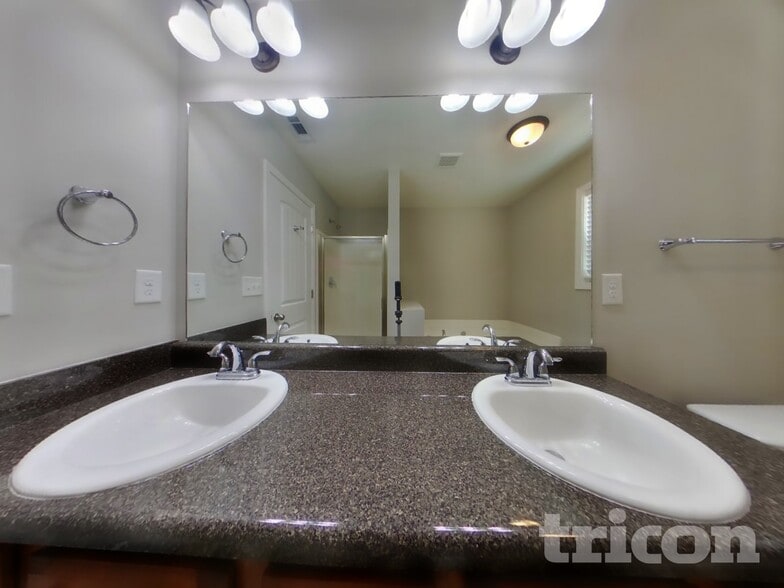 Building Photo - 94 Jackson Farms Dr