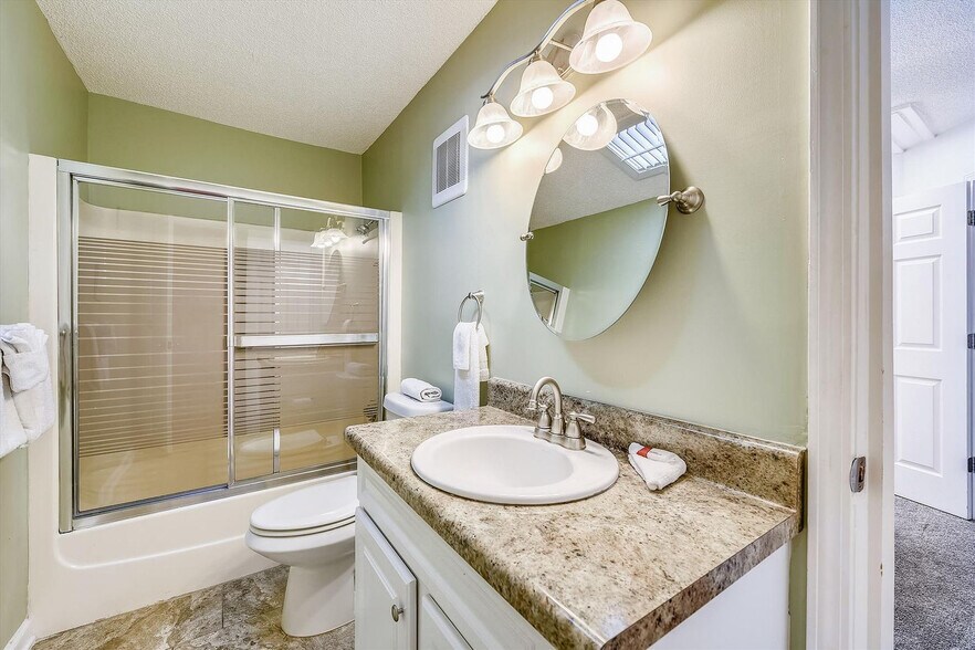 Building Photo - 2858 Joan Ave