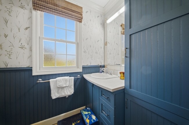 Building Photo - 1402 Trouville Ave