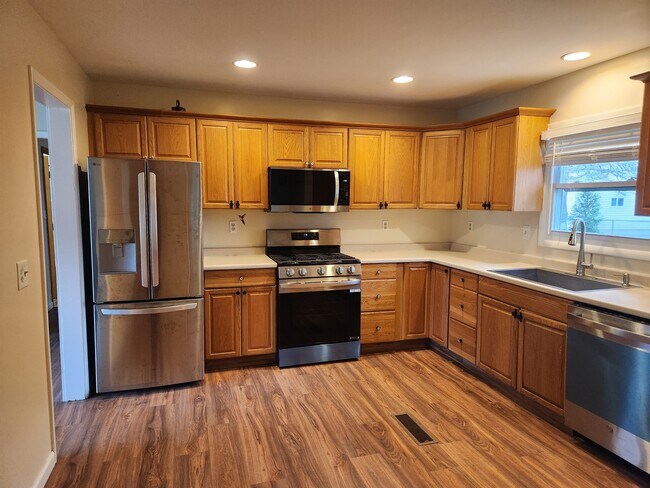 Building Photo - 118 Barclay Rd