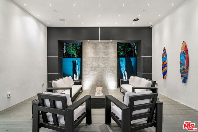 Building Photo - 4458 Mammoth Ave