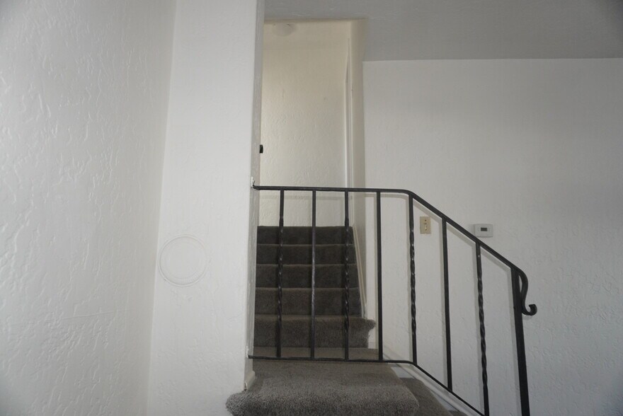 Building Photo - 2224 Virginia Ave