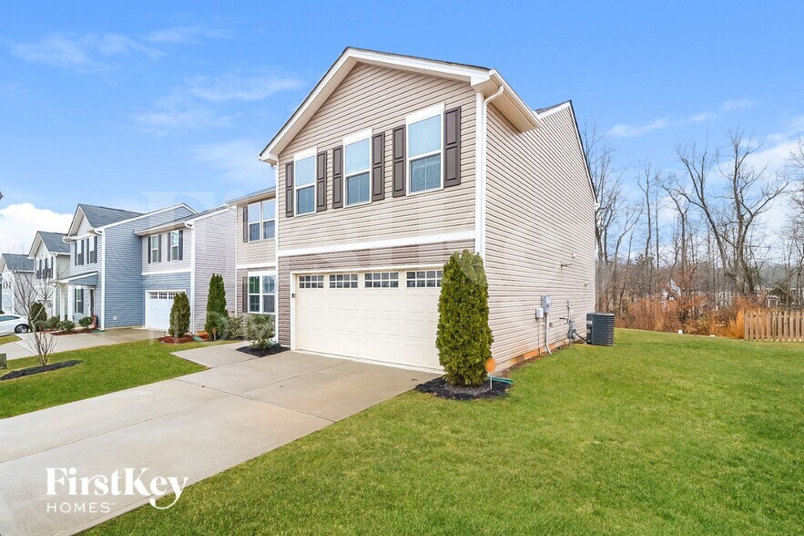Building Photo - 180 Fieldspar Ln