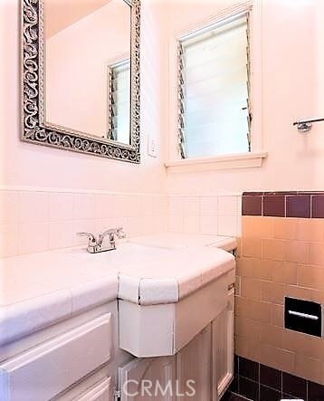 Building Photo - 223 S Gale Dr