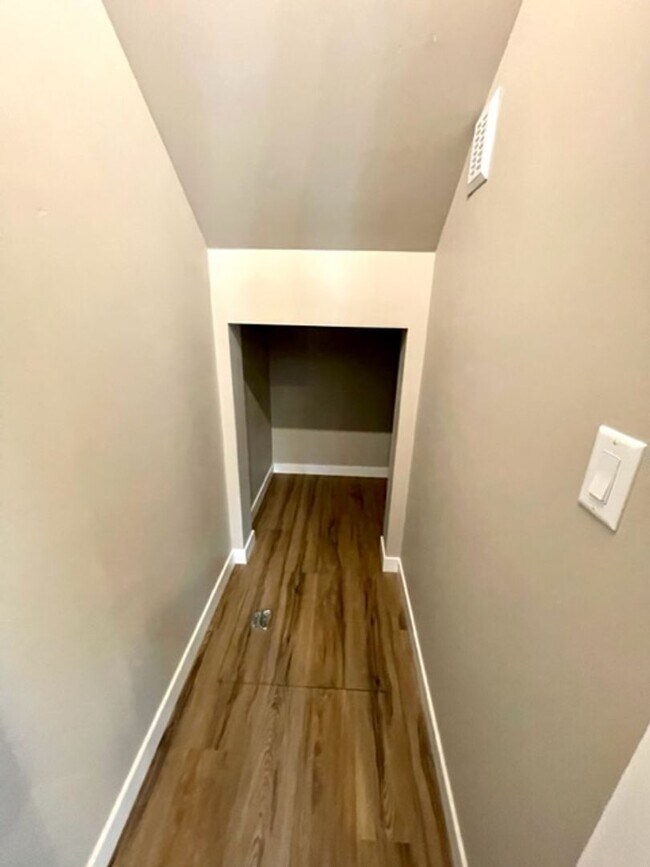 Building Photo - Lucia Duplex - 61522-LUCI-00