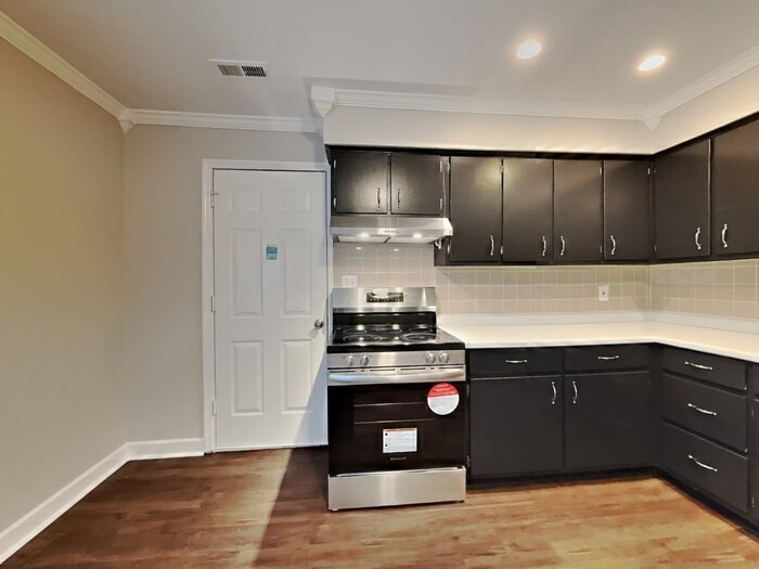 Building Photo - 4418 Windsor Rd