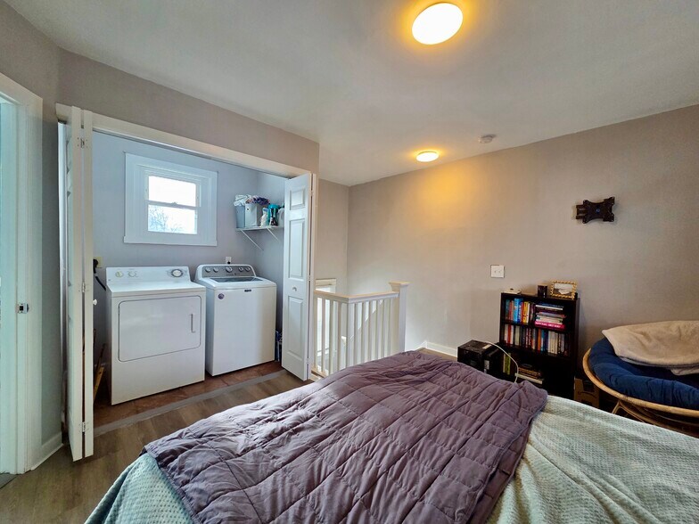 Building Photo - 814 South Ave