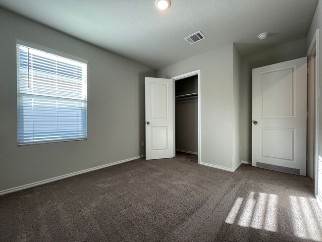 Building Photo - Single family home for rent