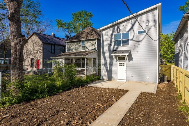 Building Photo - 72 Hayden Ave