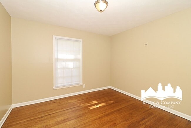 Building Photo - 2010 Tammwood Dr