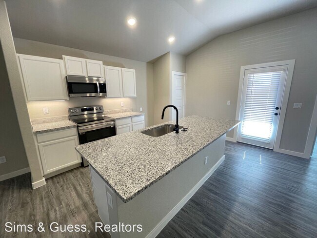 Building Photo - 3 br, 2 bath House - 902 Canal