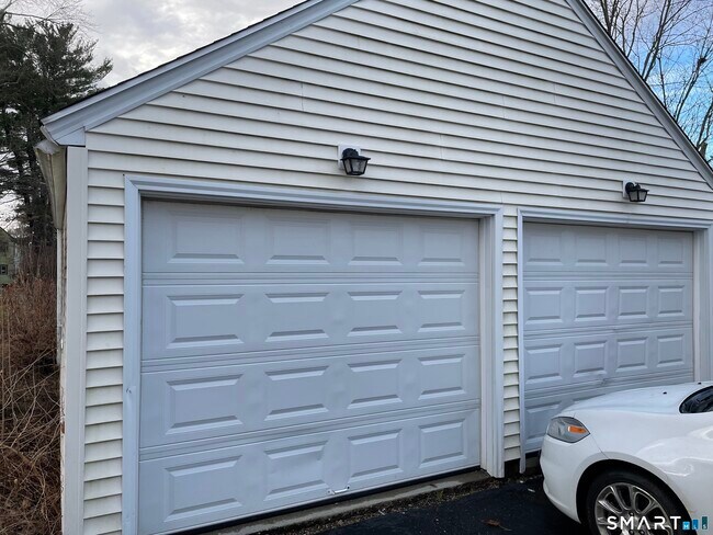 Building Photo - 103 Seymour Ave