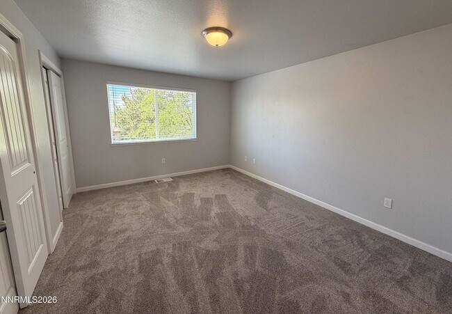 Building Photo - 319 Thoma St