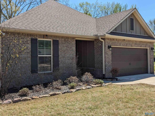 Building Photo - 152 Summer Pointe Ln