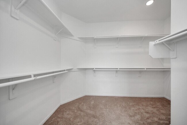 Building Photo - 208 Salange Ln