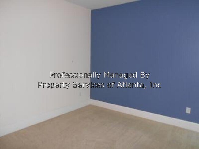 Building Photo - 943 N Ormewood Park Dr SE