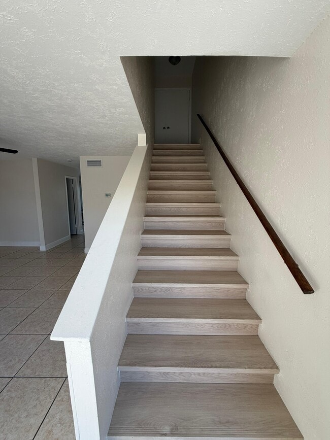 Building Photo - 4031 Norwich Rd