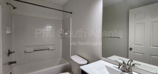 Building Photo - 3021 Waldrop Cir