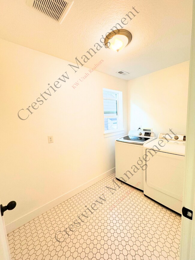 Building Photo - 4883 N Nile Dr