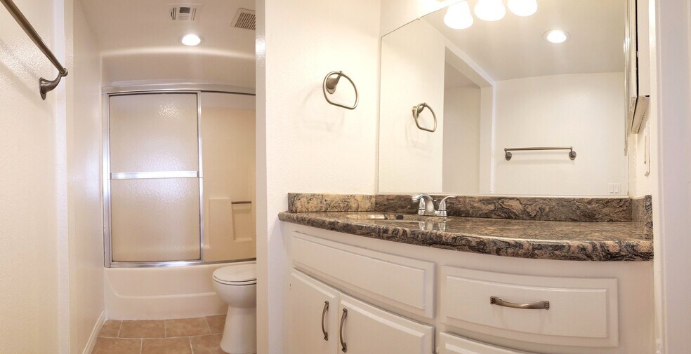 Building Photo - 11020 Hesby St