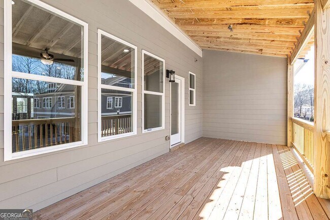 Building Photo - 152 Palm St